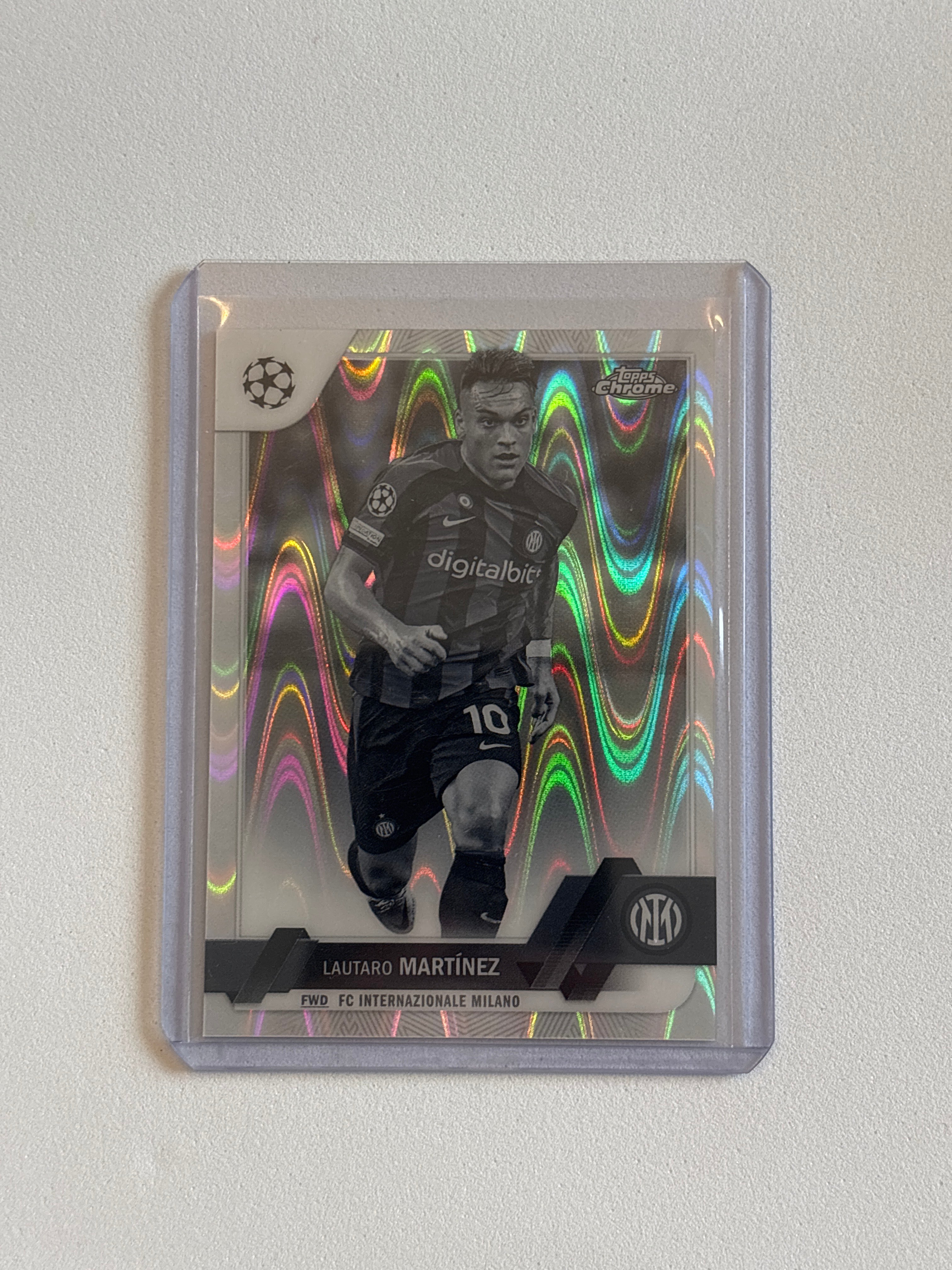 Martinez - Black and White Ray Wave